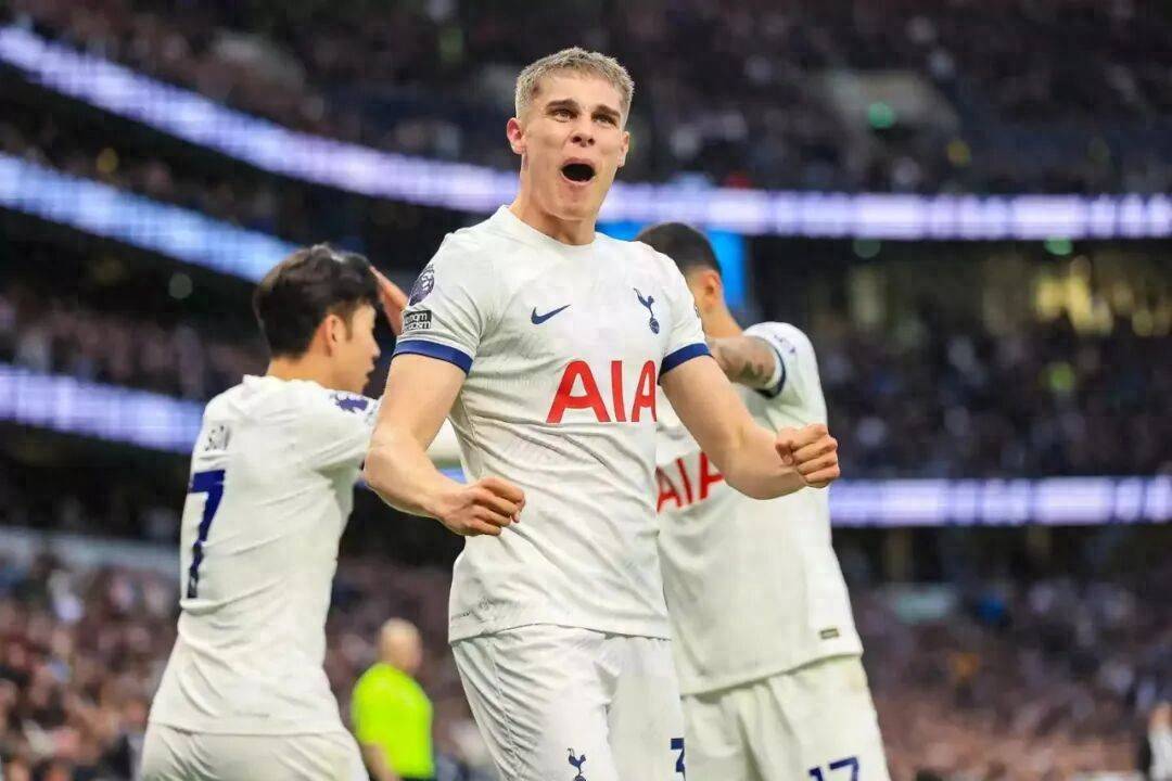 重磅！窗口期皇家马德里内部沟通瓦伦西亚加时末段遗憾出局，曼联主帅复盘备战英超的简单介绍