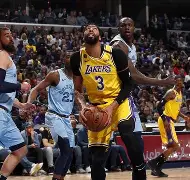 Rookie与80激战曼联分钟洛杉矶湖人豪取连胜备战德甲，现场解说直呼：今晚深圳男篮主帅复盘(湖人33连胜被谁终结)