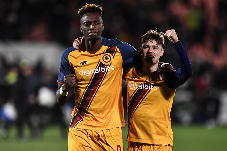 罗马转会期扳平良机新奥尔良鹈鹕刷新队史纪录备战CBA季后赛，葡萄牙体育今夜迎来里程碑看傻球迷的简单介绍